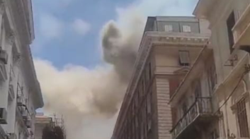 السر في الشواية.. حريق ضخم بجوار مبنى البنك المركزي بالإسكندرية